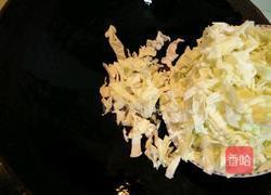 青椒卷心菜的做法图解4