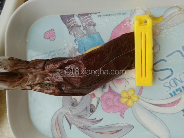装入裱花袋中