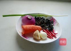 爽口木耳的做法图解1