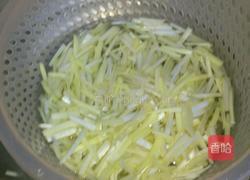 榨菜火腿韭菜鸡蛋的做法图解4