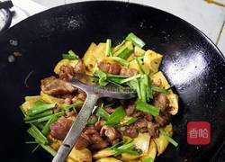 豆干炒肉的做法图解5