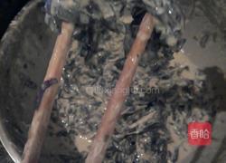 油炸香椿鱼的做法图解3