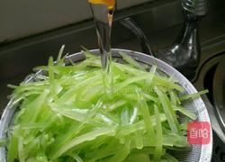 炝拌莴笋的做法图解5