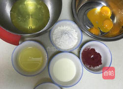 草莓酸奶蛋糕卷的做法图解1