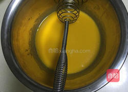 草莓酸奶蛋糕卷的做法图解2