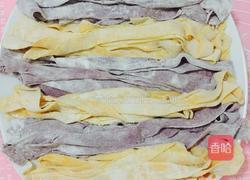 彩色面条的做法图解2