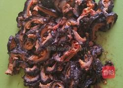 小米海参青菜粥的做法图解1