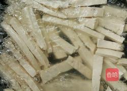 西芹彩椒炒豆腐干的做法图解2