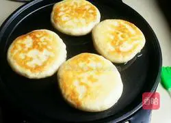 Illustration of how to make meat floss pancake 13
