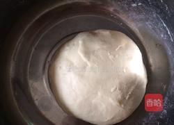 金枪鱼玉米粒披萨的做法图解1
