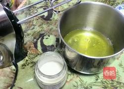 抹茶戚风蛋糕10寸的做法图解3