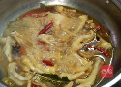 辣卤鸭鸡爪的做法图解3