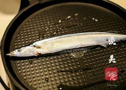 滋滋柠香盐烤秋刀鱼的做法图解5