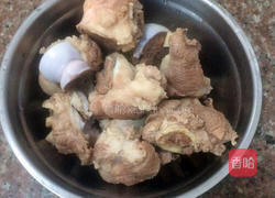 筒骨茶树菇汤的做法图解5