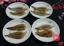 鲜虾肉饼蒸蛋的做法图解1