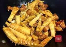五花肉焖春笋的做法图解7