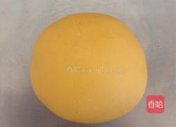 南瓜豆沙花形包的做法图解1