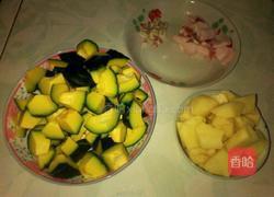 猪肉南瓜顿土豆的做法图解2