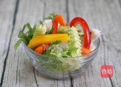 苦苣杂蔬色拉（自制蒜泥花生酱）的做法图解2