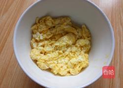 韭菜糯米饼的做法图解1