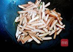 芹菜炒豆干的做法图解2