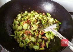 肉末雪菜野笋炒蚕豆的做法图解5