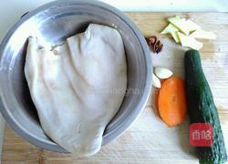 黄瓜拌猪耳的做法图解1