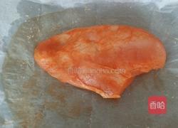 奶油蘑菇烤鸡奶酪披萨的做法图解2