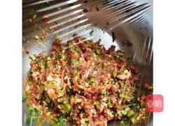 香葱猪肉锅贴～的做法图解1