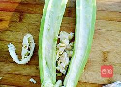 核桃仁炒苦瓜的做法图解3