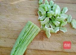 核桃仁炒苦瓜的做法图解4