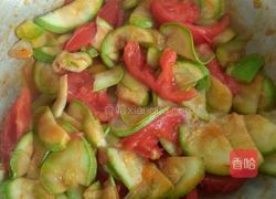 西葫芦炒西红柿的做法图解4
