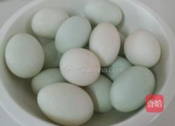 酒糟蛋的做法图解1
