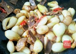 葱头炒腊肉的做法图解7