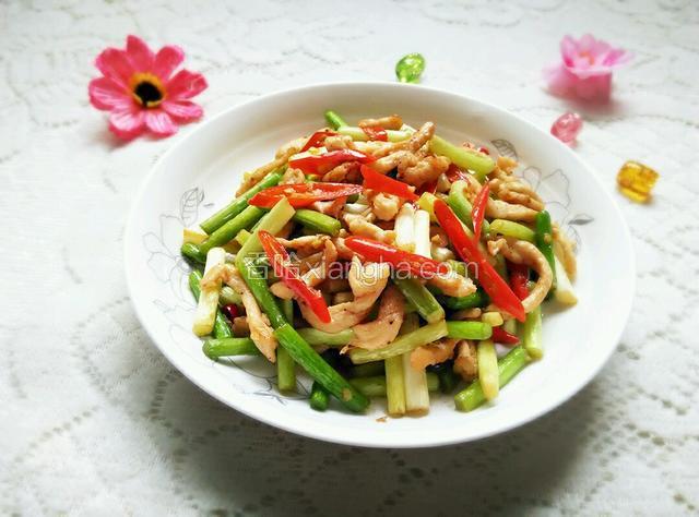 鸡肉炒蒜苔