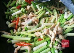鸡肉炒蒜苔的做法图解6