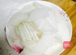 白萝卜烧肉的做法图解1