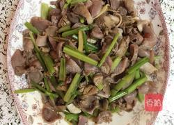芹菜炒鸡胗的做法图解3