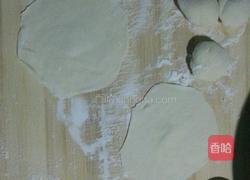 东北韭菜鸡蛋馅饺子的做法图解5