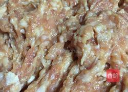 白菜猪肉饺的做法图解1