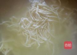 番茄鸡蛋火腿炒面的做法图解2