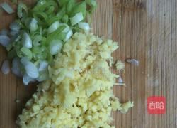 家常红烧狮子头的做法图解3