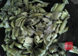 炒鱼仔的做法图解1