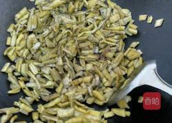 炒鱼仔的做法图解2