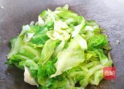 爆炒甘蓝的做法图解1