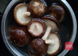 香菇炖鸡汤的做法图解2