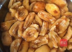 糖水枇杷罐头的做法图解1