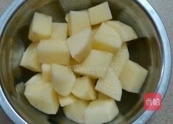 梅菜干焖土豆的做法图解1