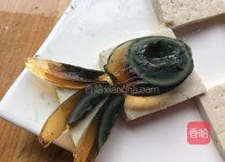 松花蛋拌豆腐的做法图解5