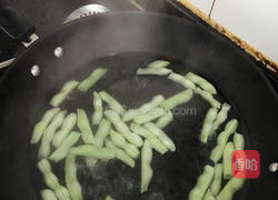 藿香炒四季豆的做法图解2